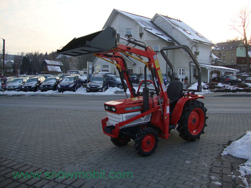 Kleintraktor Kubota B1600 gebraucht mit neuem Frontlader komplett